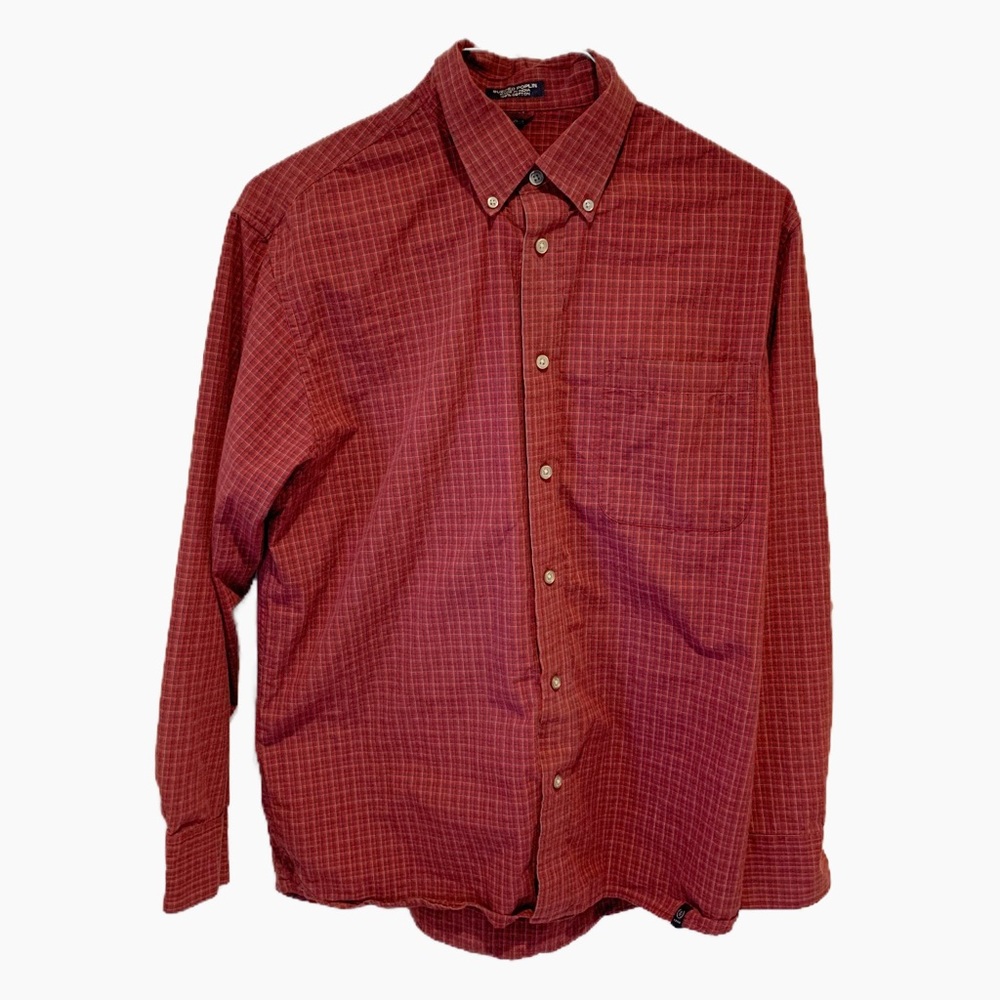 IZOD long sleeve men’s button down casual shirt.  Size Medium. Pre-owned